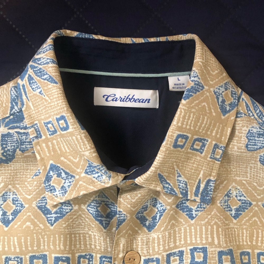 Caribbean Beige and Blue Floral Short-Sleeve Button-Down Shirt - Picture 3 of 3